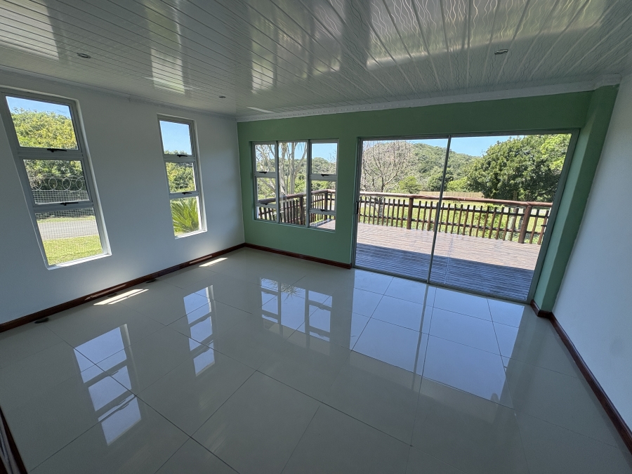 5 Bedroom Property for Sale in Cintsa East Eastern Cape